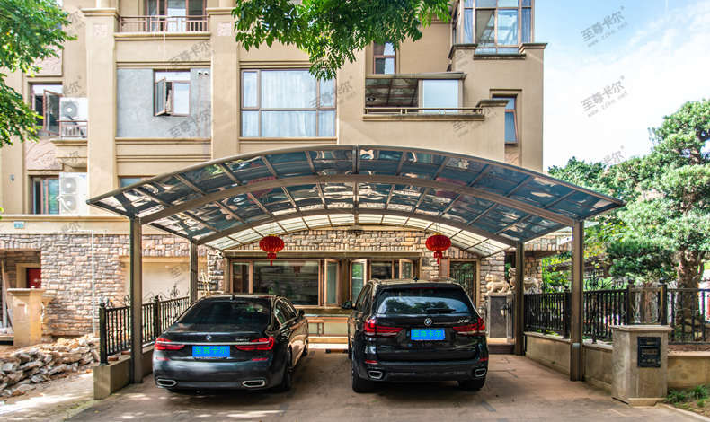 鋁合金車(chē)棚美觀度非常高