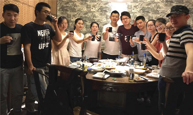 至尊卡爾總部聚餐活動