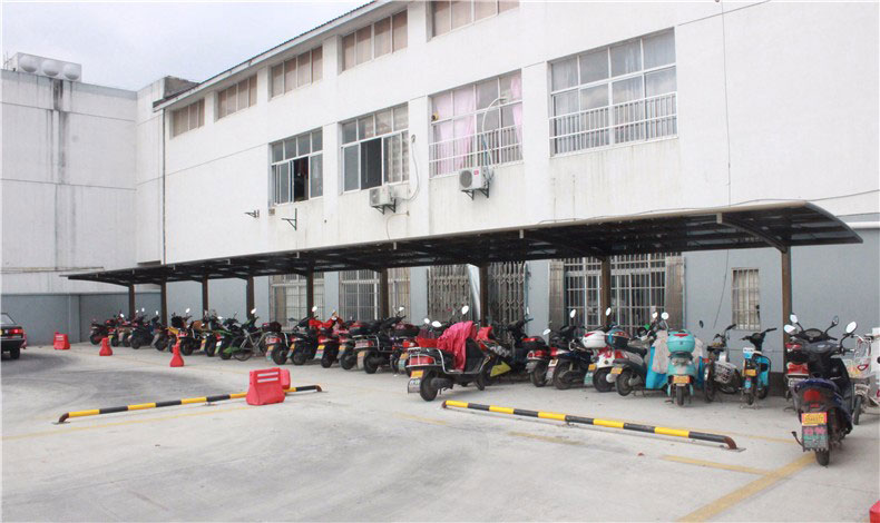 至尊卡爾車棚能抵擋惡劣天氣的強襲嗎？