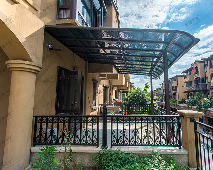 家里裝玻璃雨棚后悔了，網上的玻璃雨棚圖片能相信嗎？