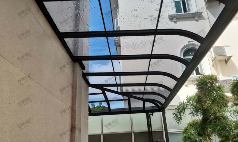 耐力板做雨棚好嗎？做完才發(fā)現(xiàn)，晚了！