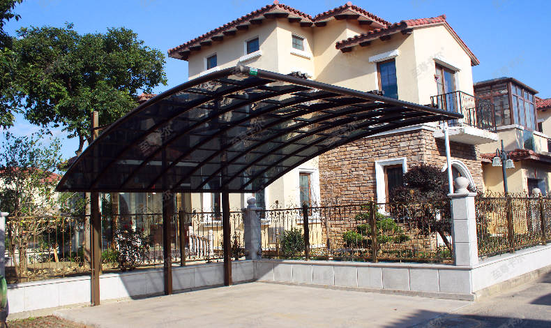 【羅拖魯拉小鎮】攬風汽車棚