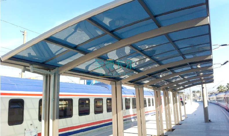 怎么才能選到劃算的雨棚骨架？買鋼結(jié)構(gòu)一定不會(huì)出錯(cuò)？錯(cuò)大了！