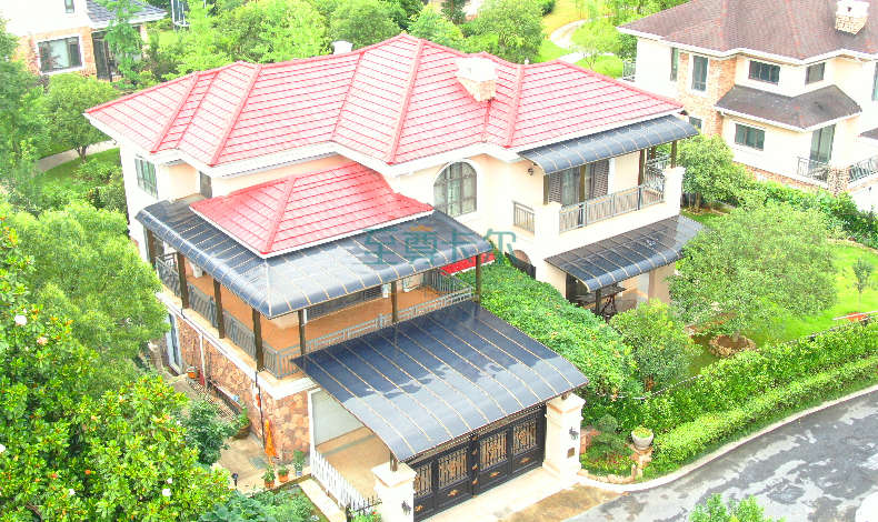 還在恐懼玻璃雨棚會爆裂？試試用新材料搭建的雨棚，安全無擔憂