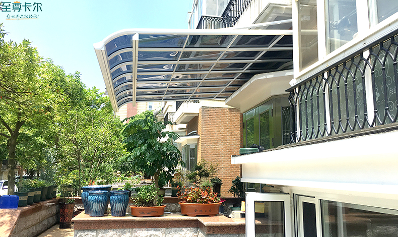 上海做雨棚的廠家？廠家定制全鋁合金雨棚？