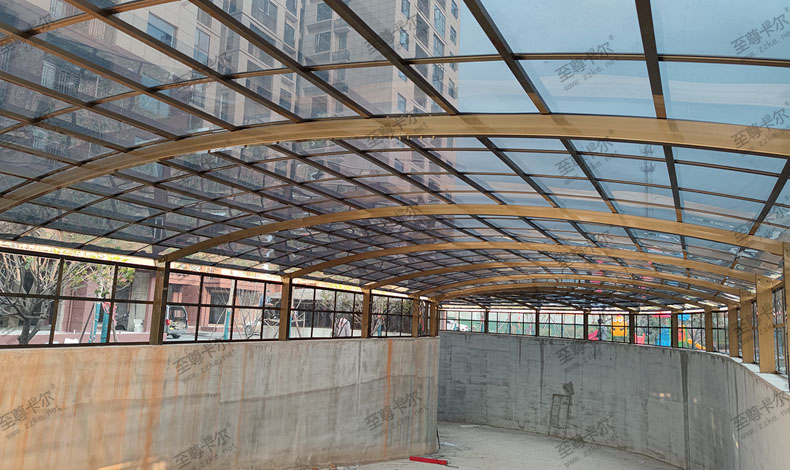 車(chē)庫(kù)玻璃雨棚效果圖？車(chē)庫(kù)入口玻璃雨棚報(bào)價(jià)？